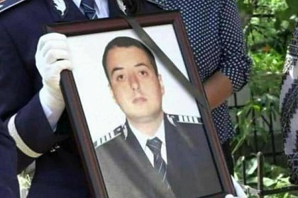 Polițistul ucis la datorie a devenit cetățean de onoare al Sucevei, post-mortem - Sorin Vezeteu, politistul ucis la datorie - sursa Antena 3