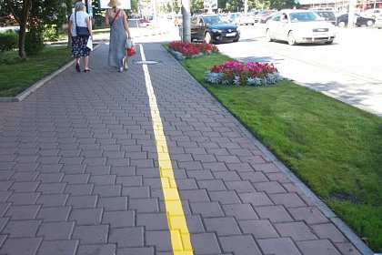 Noi piste de bicicletă în Suceava, care nu se vor mai opri în stâlpi - Noile marcaje de bicileta din Suceava