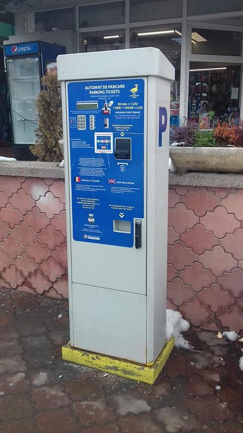 Plăți cu SMS sau cu cardul, la parcările cu taxă din Suceava