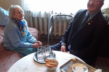Centenara Lucea Bohatereț, vizitată de 8 Martie de primarul Sucevei