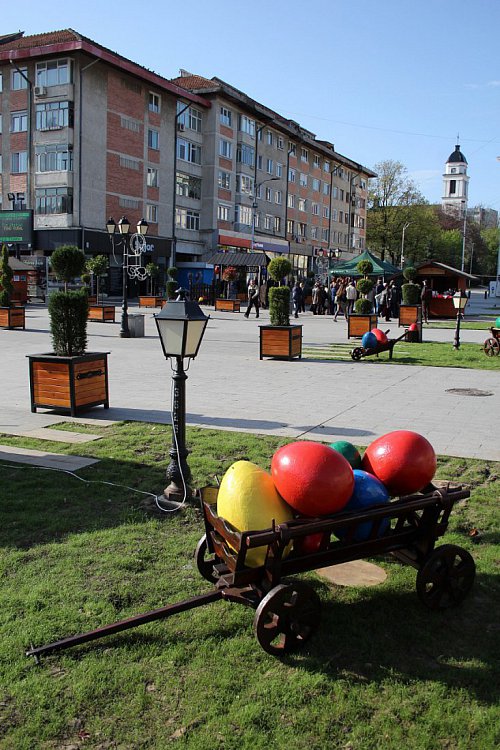 Spectaculosul Targ de Pasti din centrul Sucevei