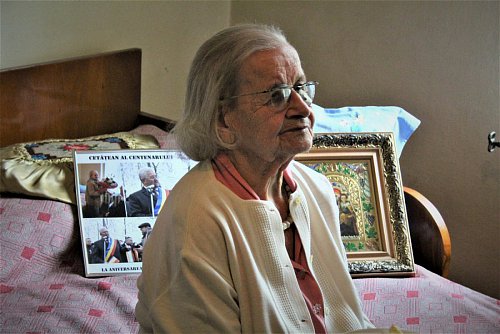 Suceveancă sărbătorită de primarul Ion Lungu la împlinirea a 102 ani