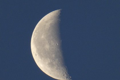 Eclipsa parțială de Lună, vizibilă în noaptea de marți spre miercuri