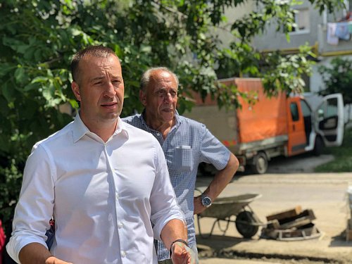 Lucrările de reabilitare stradală continuă în forță în numeroase zone din municipiul Suceava