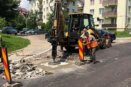 Lucrările de reabilitare stradală continuă în forță în numeroase zone din municipiul Suceava