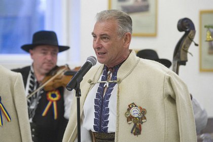 Nicolae Furdui Iancu și Mihai Mărgineanu cântă la Muzeul Satului Bucovinean