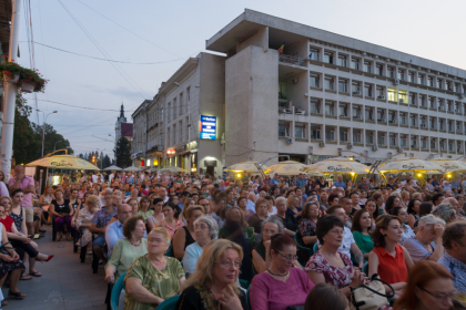 Simfonii de toamnă, ediția a VIII-a, în centrul Sucevei, la început de septembrie