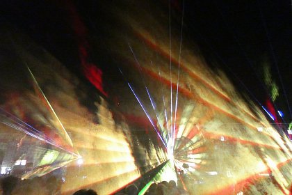 „Simfonii de toamnă”, ediţia a VIII-a, spectacol extraordinar cu muzică de calitate, dansuri, lasere și artificii (Foto)