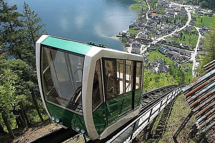 Funicular de urcare pe platoul Cetății de Scaun a Sucevei