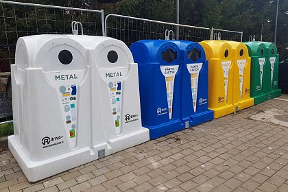 Containere pentru reciclare plastic, hârtie, sticlă și metal, amplasate în toate cartierele Sucevei