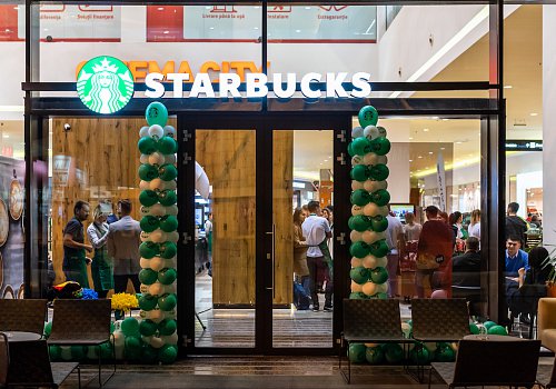 Starbucks a deschis prima cafenea din Suceava, la Iulius Mall