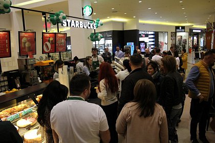 Starbucks a deschis prima cafenea din Suceava, la Iulius Mall