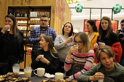 Starbucks a deschis prima cafenea din Suceava, la Iulius Mall