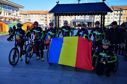 Traseu de 20 km, parcurs cu tricolorul pe bicicletă, de Ziua Națională a României