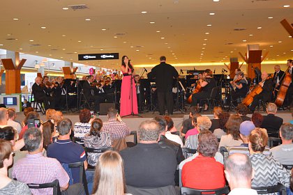 Concert extraordinar Paula Seling și Filarmonica de Stat Botoșani, în weekend, la Iulius Mall