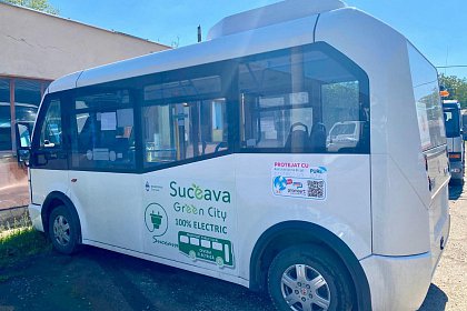 Microbuzele electrice din dotarea TPL Suceava, echipate cu folie antimicrobiană