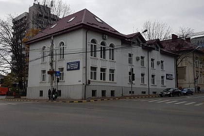 Biblioteca Bucovinei „I. G. Sbiera” a reluat parţial activitatea cu publicul