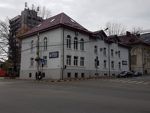 Biblioteca Bucovinei „I. G. Sbiera” a reluat parţial activitatea cu publicul
