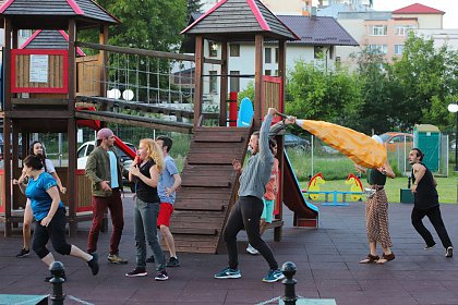 Prima piesă de teatru pusă în scenă la Suceava pe timp de pandemie, în Parcul de agrement Tătărași