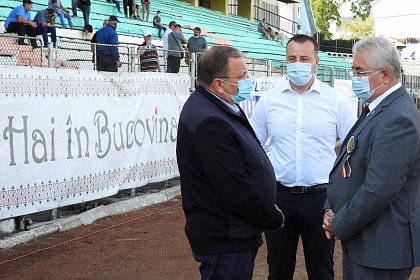 Singurul câine care promovează Bucovina - Ciobănescul Românesc de Bucovina, expus pe stadionul Areni