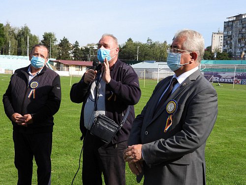 Singurul câine care promovează Bucovina - Ciobănescul Românesc de Bucovina, expus pe stadionul Areni