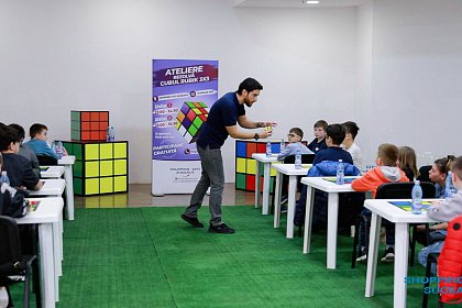 Ateliere de cub Rubik 3x3, gratuit, la Shopping City Suceava