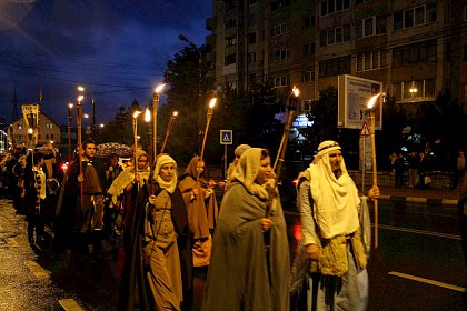 Cavaleri, domnite, razboinici si arlechini in cea mai mare parada medievala din Romania