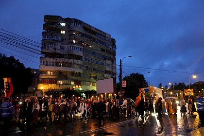 Cavaleri, domnite, razboinici si arlechini in cea mai mare parada medievala din Romania