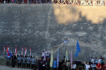 Apus de soare si parada medievala, la inchiderea celei de-a X-a ediţii a Festivalului de Artă Medievală de la Suceava