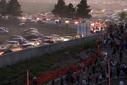 Mii de oameni au prins aripi, la Suceava Air Show