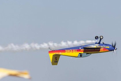 Mii de oameni au prins aripi, la Suceava Air Show