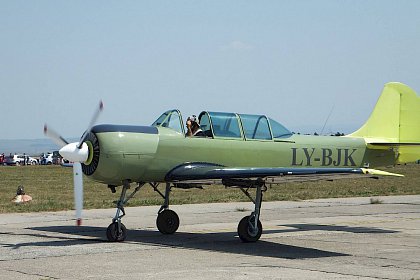 Mii de oameni au prins aripi, la Suceava Air Show