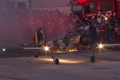 Mii de oameni au prins aripi, la Suceava Air Show