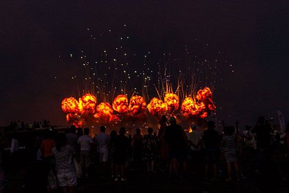 Mii de oameni au prins aripi, la Suceava Air Show