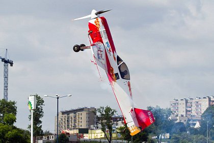 Mii de oameni au prins aripi, la Suceava Air Show