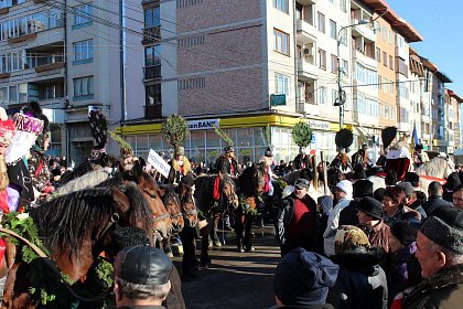 Festivalul internaţional de datini şi obiceiuri de iarnă „După datina străbună”