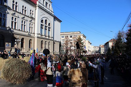 Festivalul internaţional de datini şi obiceiuri de iarnă „După datina străbună”