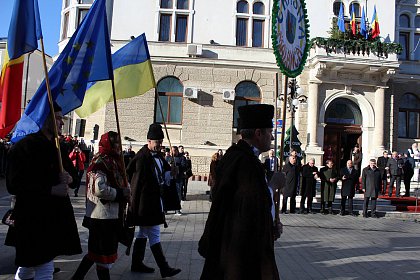 Festivalul internaţional de datini şi obiceiuri de iarnă „După datina străbună”