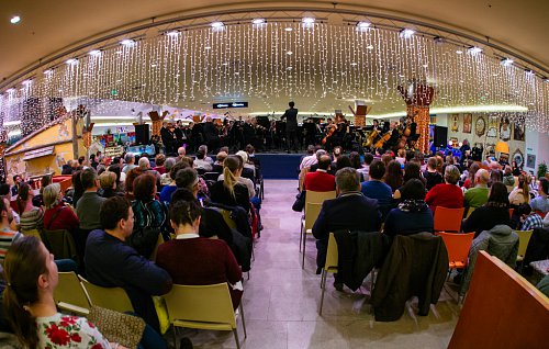 Târg de antichități și concert al Filarmonicii, la Iulius Mall Suceava