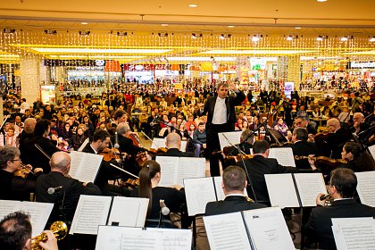 Mii de suceveni, încântați de concertul Filarmonicii Botoșani, de la Iulius Mall