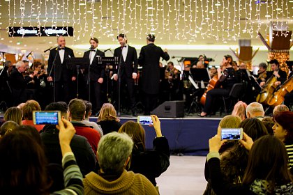 Mii de suceveni, încântați de concertul Filarmonicii Botoșani, de la Iulius Mall