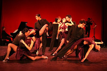 Cursuri gratuite de tango argentinian și vals vienez, la Muzeul Bucovinei