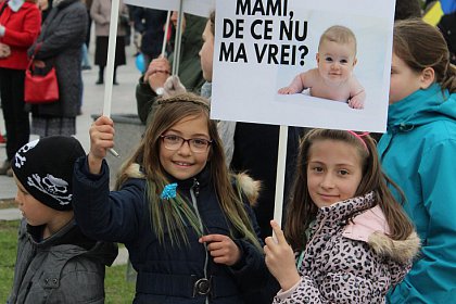 Peste 1000 de participanți la „Marșul pentru viață”, pe străzile Sucevei