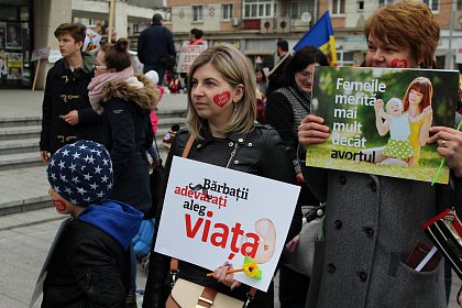 Peste 1000 de participanți la „Marșul pentru viață”, pe străzile Sucevei