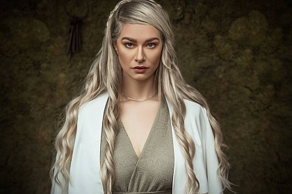 Feli - Printesa Khaleesi, mama dragonilor din Urzeala tronurilor