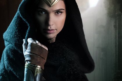 Gal Gadot - Wonder Woman si Kirsten Dunst - iubita lui Spiderman, sarbatoritele zilei - Foto