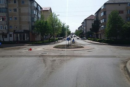 Principalele străzi din Obcini, blocate total circulației astăzi