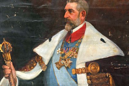 Regele Ferdinand si buzduganul cumpărat prin subscripție publică și dăruit de poporul român la 10 mai 1920