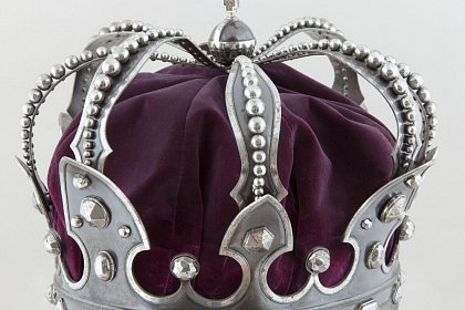 Coroana de Oțel realizată pentru încoronarea Regelui Carol I, cu prilejul proclamării Regatului României la 10 mai 1881