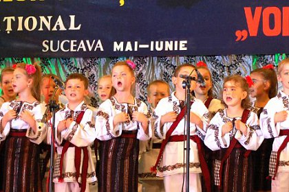 Festival – concurs de interpretare artistică si spectacol folcloric la Iulius Mall Suceava